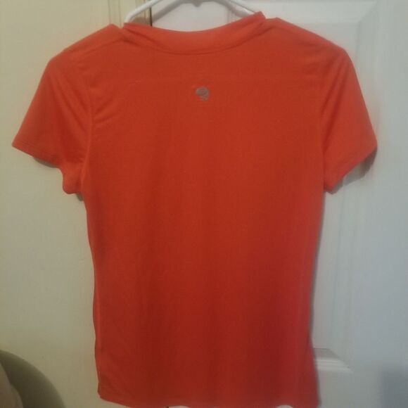 Mountain Hardwear Athletic Natural Retreats Lightweight Red Tee size Small - Picture 6 of 7